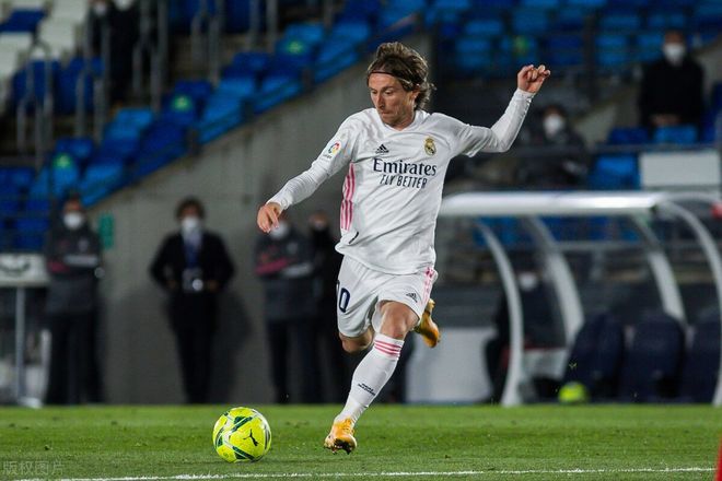 九游体育官方网站-欧超杯倒计时；浙江队转会期外线爆发；细节引发关注；更衣室稳定；轮换策略成焦点的简单介绍